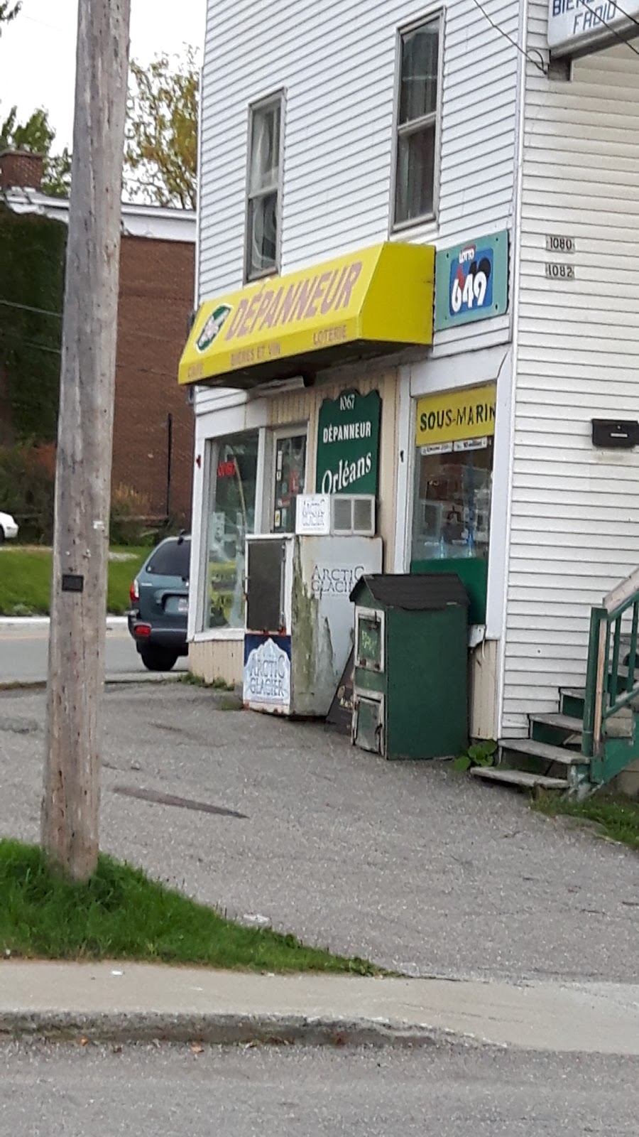 Depanneur Orleans Galt Ouest | 1067 Rue Galt O, Sherbrooke, QC J1H 2A2, Canada | Phone: (819) 348-0418