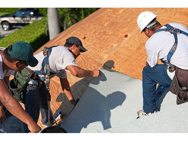 Custom Contracting Roofing Kitchener | 151 Ontario St N, Kitchener, ON N2H 4Y5, Canada | Phone: (519) 900-3235