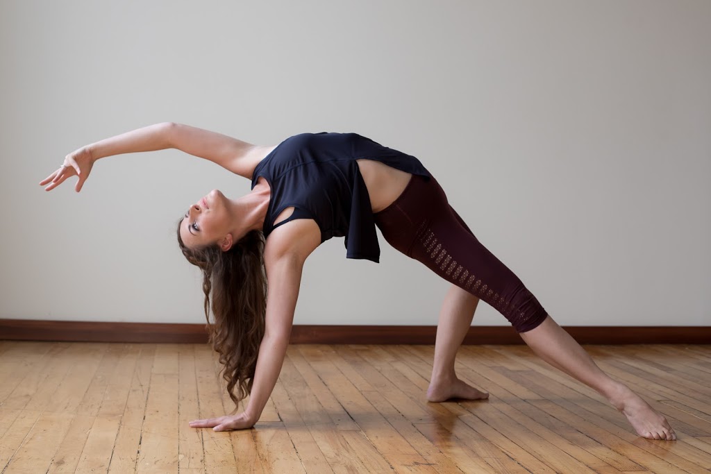 De La Sol Yoga Studio | 255 Dundas St E, Waterdown, ON L0R 2H6, Canada | Phone: (289) 895-8222