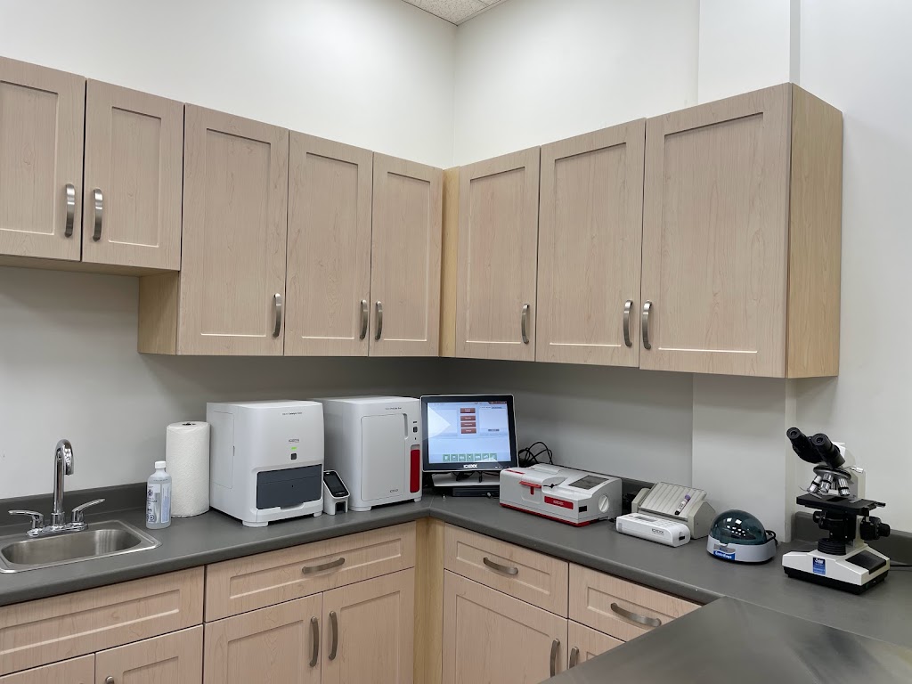River Glen Veterinary Clinic | 575 River Glen Blvd #3, Oakville, ON L6H 6X6, Canada | Phone: (905) 257-9997