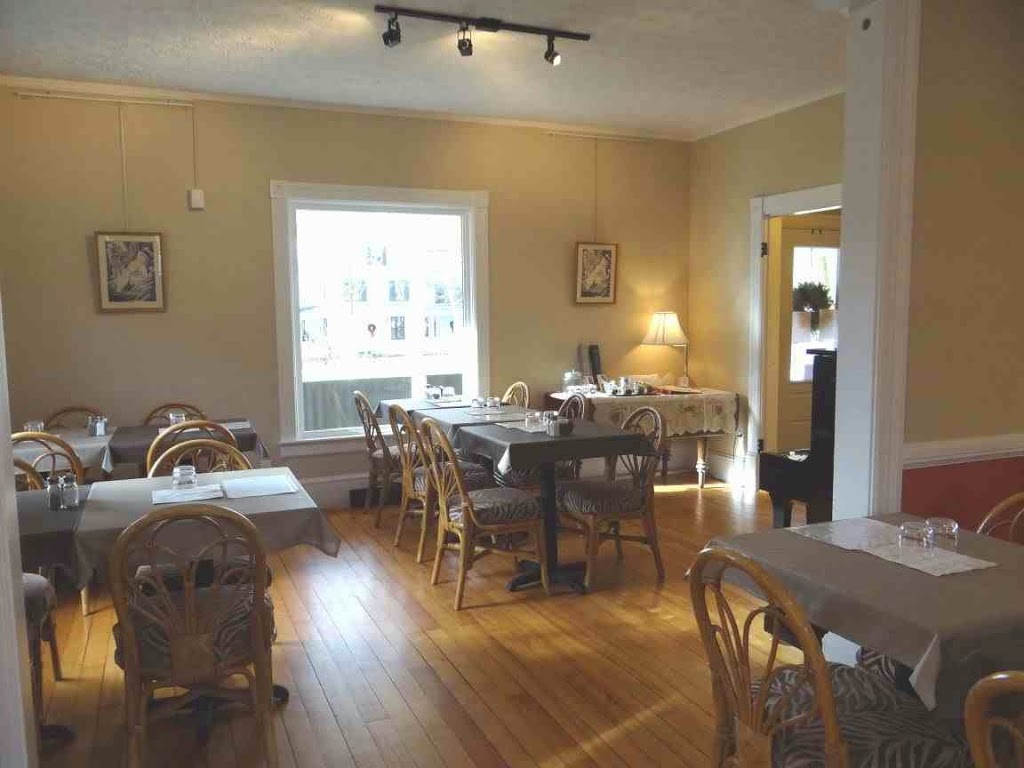 Café Chansons pour Elle | 10 Rue Principale, Stanstead, QC J0B 3E5, Canada | Phone: (819) 200-4655