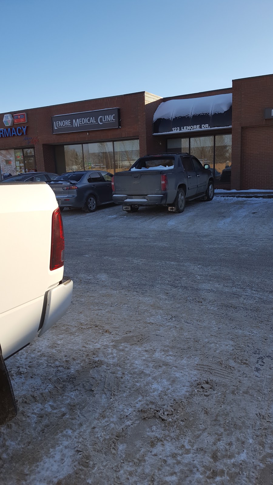 Dr. Howlett E | 123 Lenore Dr #4, Saskatoon, SK S7K 7H9, Canada | Phone: (306) 242-6700