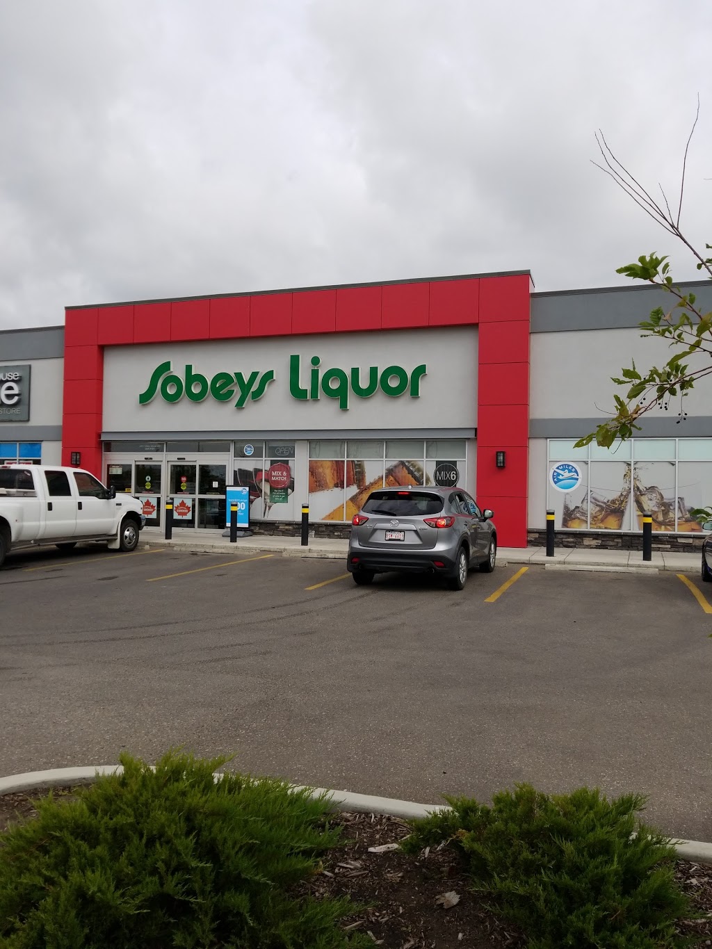 Sobeys Liquor Sierra Springs | 2917 Main St S #121, Airdrie, AB T4B 3G4, Canada | Phone: (587) 775-2899