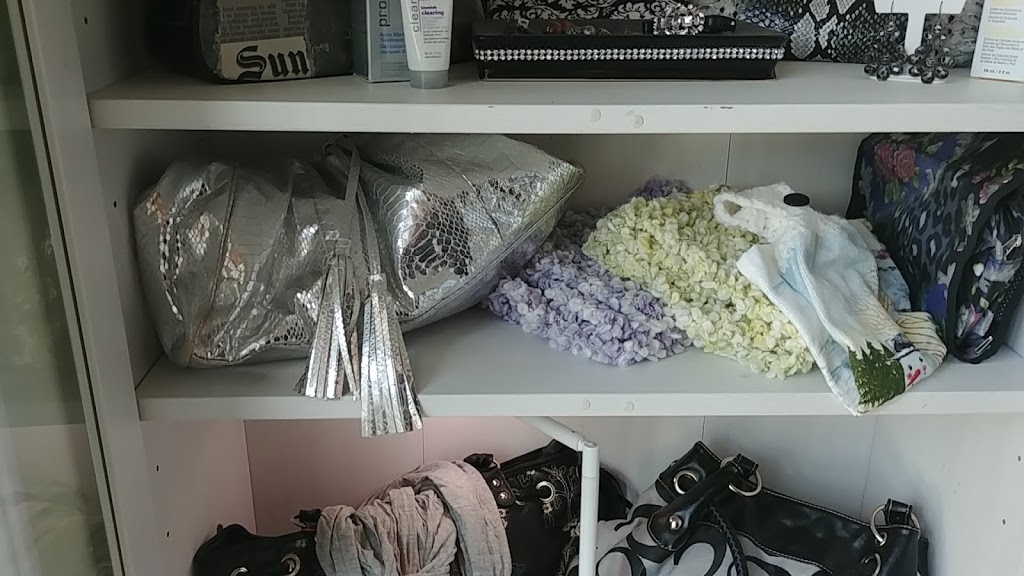 Tips & Toes by Tracy | 29 Sunnyhill Rd, Cambridge, ON N3C 1J2, Canada | Phone: (519) 277-8722