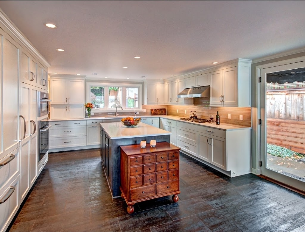 RTH HOME improvement | 719 3rd St W, North Vancouver, BC V7M 0E7, Canada | Phone: (604) 704-7600