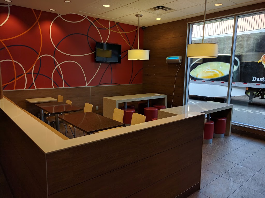 McDonalds | 379 Rue Child, Coaticook, QC J1A 2B5, Canada | Phone: (819) 849-0180