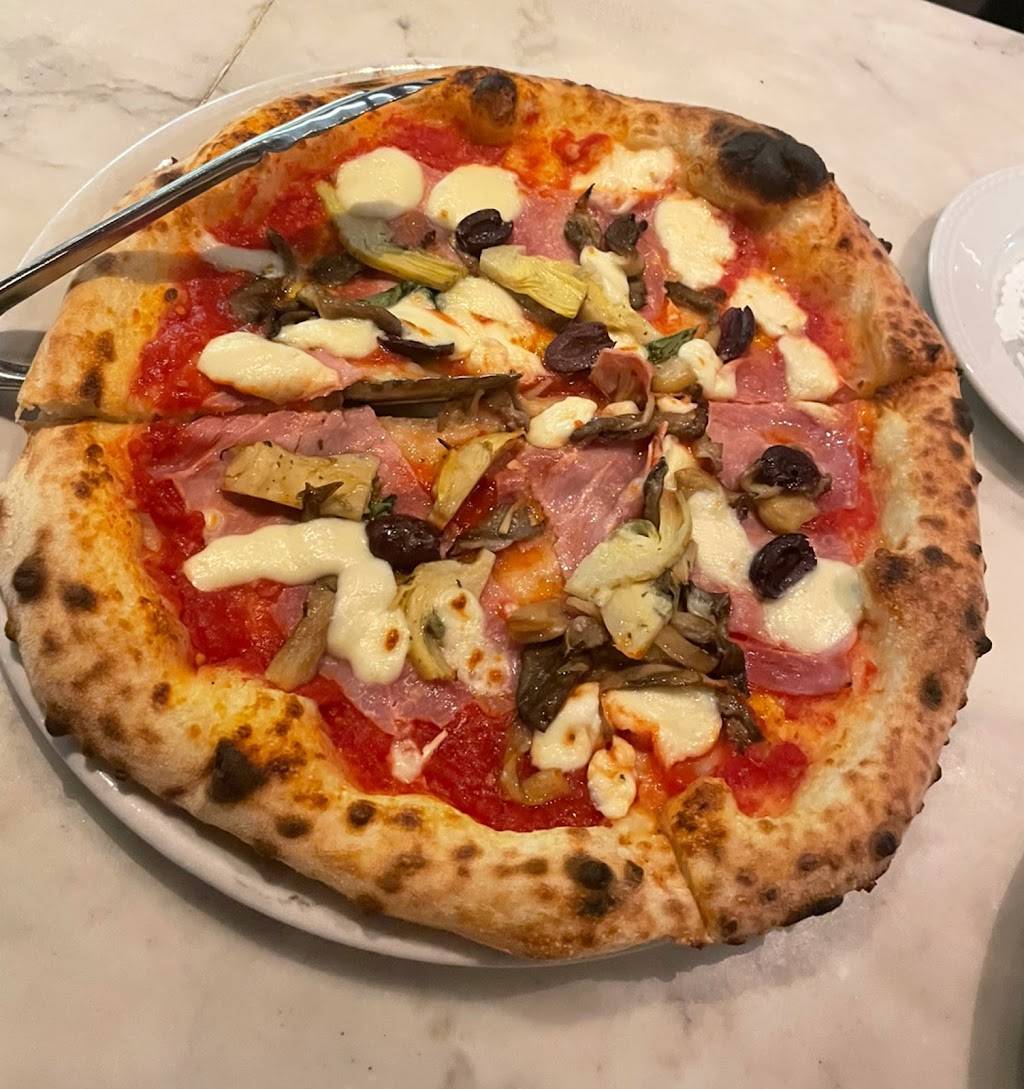 Bottega Pizzeria | 2059 Blvd. Saint-Martin O, Laval, QC H7S 1N3, Canada | Phone: (450) 688-1100