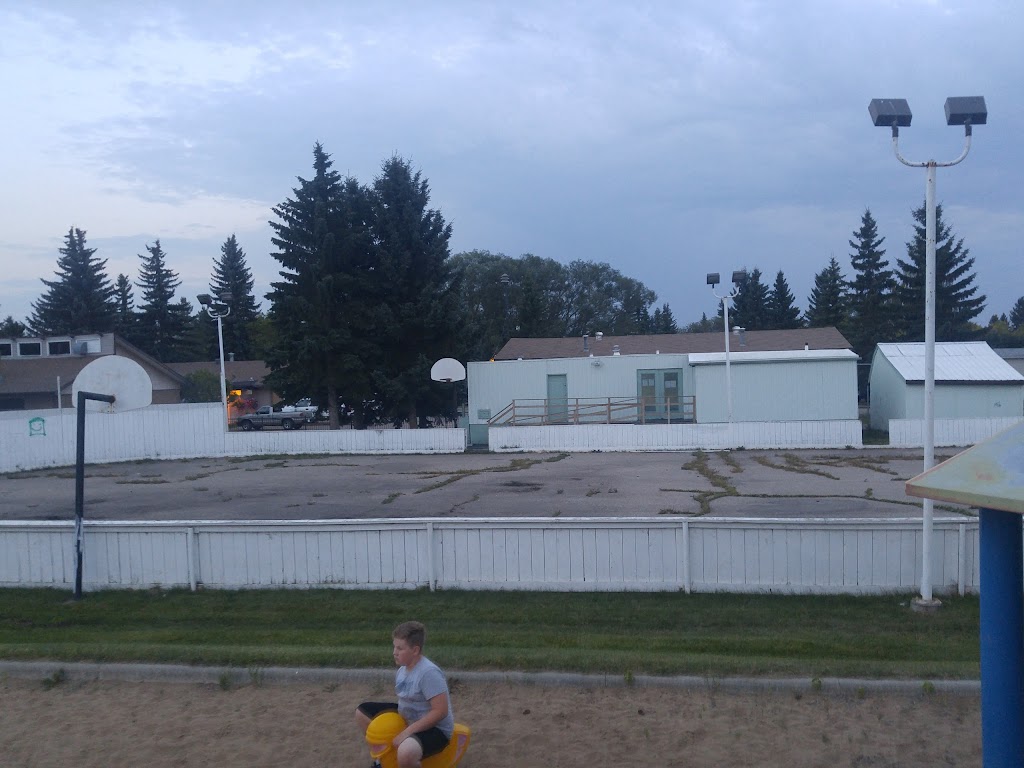 Evergreen Skating Rink | 161 Evergreen Park NW, Edmonton, AB T5Y 6L4, Evergreen Park NW, Edmonton, AB T5Y 6L4, Canada | Phone: (780) 472-9919