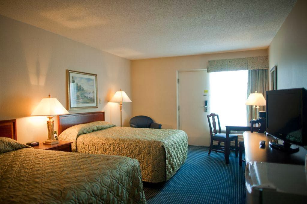 Harbourfront Inn | lodging | 505 Harbour Rd, Sarnia, ON N7T 5R8, Canada | 5193375434 OR +1 519-337-5434