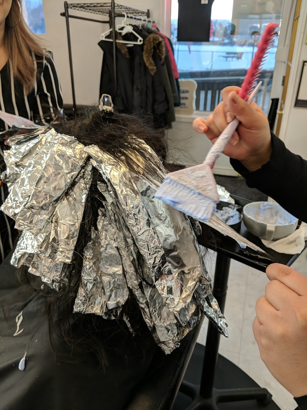 Donna DStylist Salon | 1551 Arlington St, Winnipeg, MB R2X 1V2, Canada | Phone: (204) 599-3161