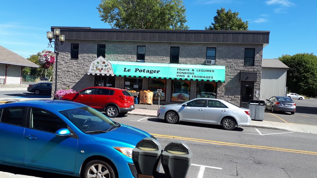Le Potager De Cowansville Inc | 701 Rue du Sud, Cowansville, QC J2K 2Y1, Canada | Phone: (450) 263-2542
