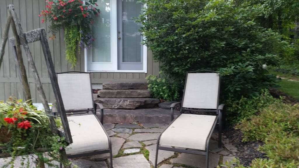 Muskoka Guest Nest | 872 N Mary Lake Rd, Huntsville, ON P1H 1S4, Canada | Phone: (705) 349-8139