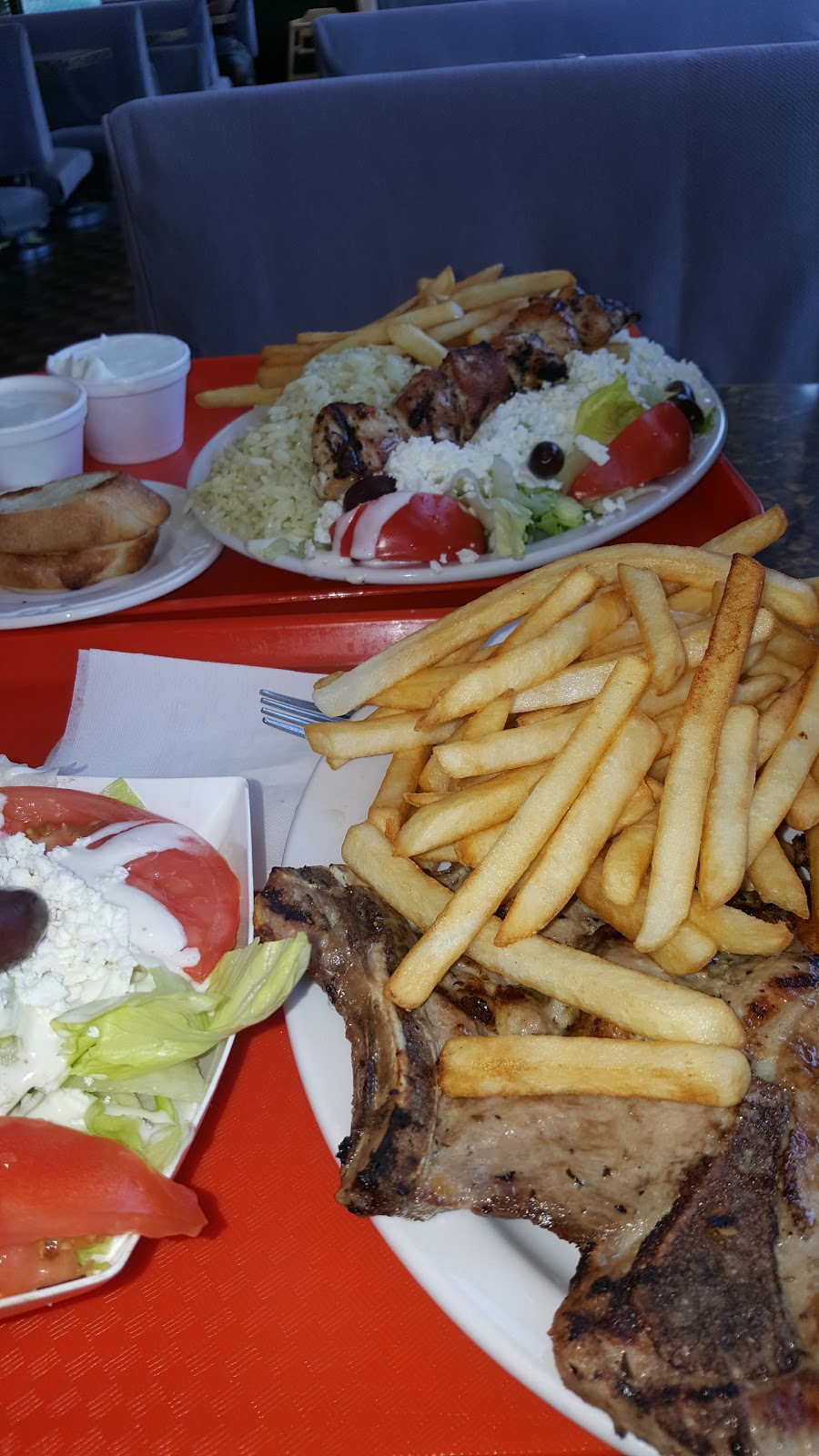 Wallys Restaurant | 3480 Hurontario St, Mississauga, ON L5B 4M1, Canada | Phone: (905) 279-0975