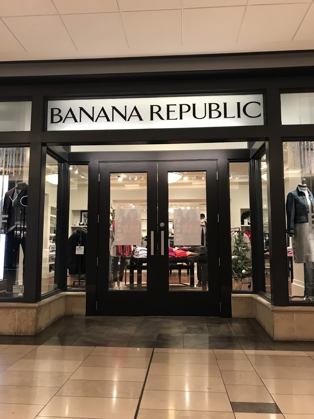 Banana Republic | 701 West Georgia Street D-62, D-63, D-64, Vancouver, BC V7Y 1A1, Canada | Phone: (604) 688-1630