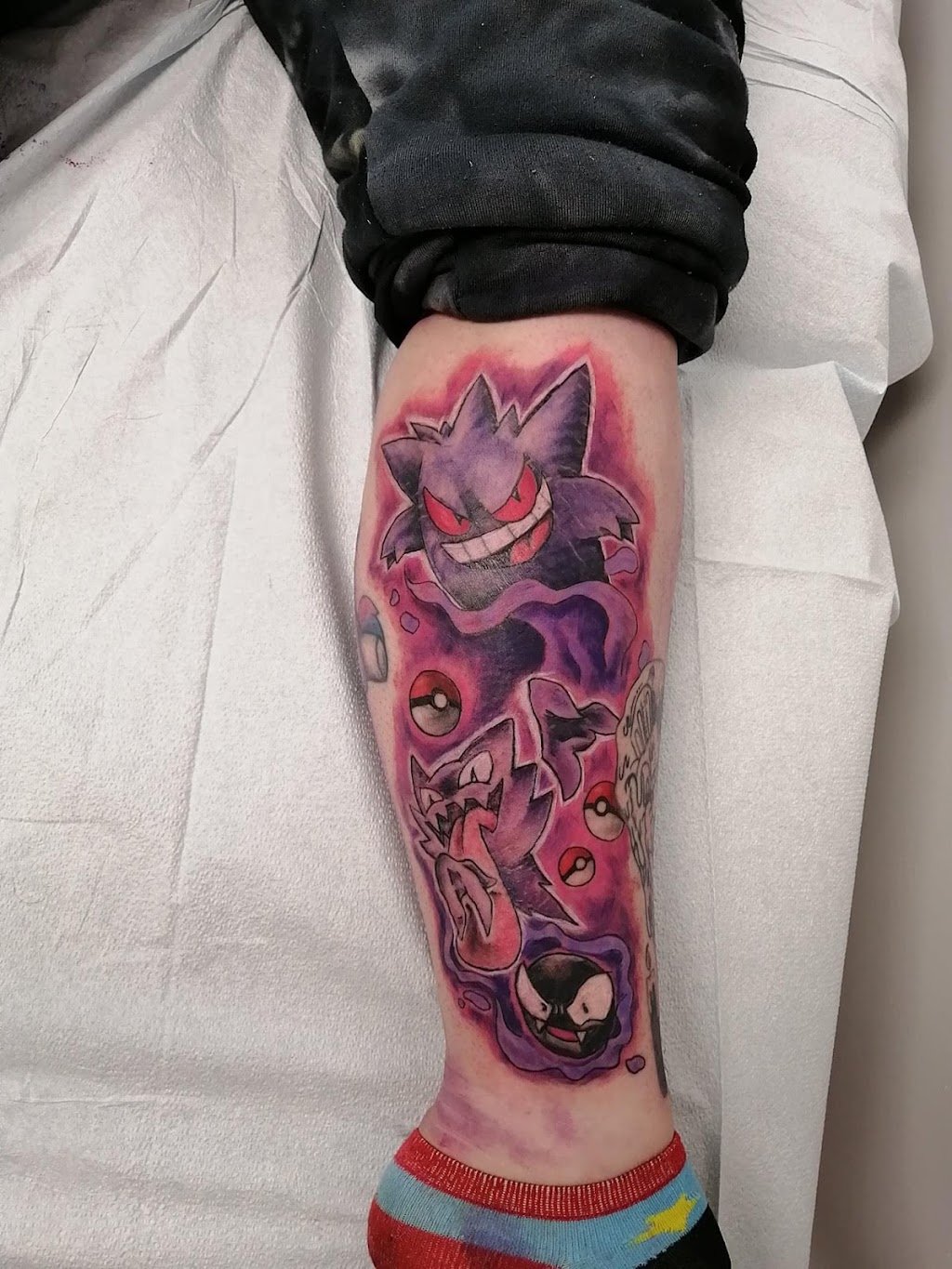 Rising Kings Tatouages, percages et barbiers | 54 Rue Charlotte, Sorel-Tracy, QC J3P 1G3, Canada | Phone: (579) 363-1313