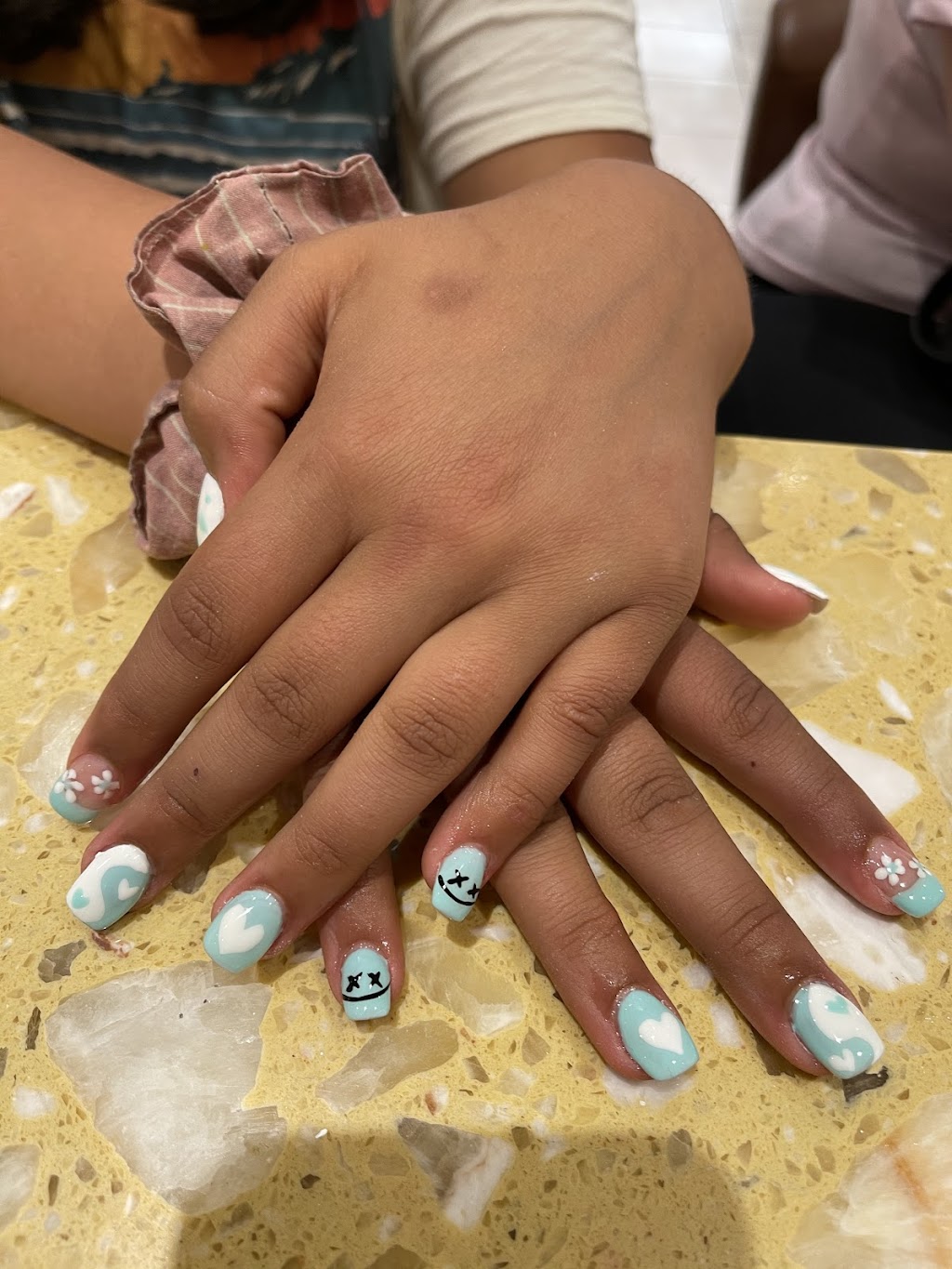 Jolis Ongles | 101 Bd Cardinal Léger, Pincourt, QC J7V 3Y3, Canada | Phone: (514) 453-7119