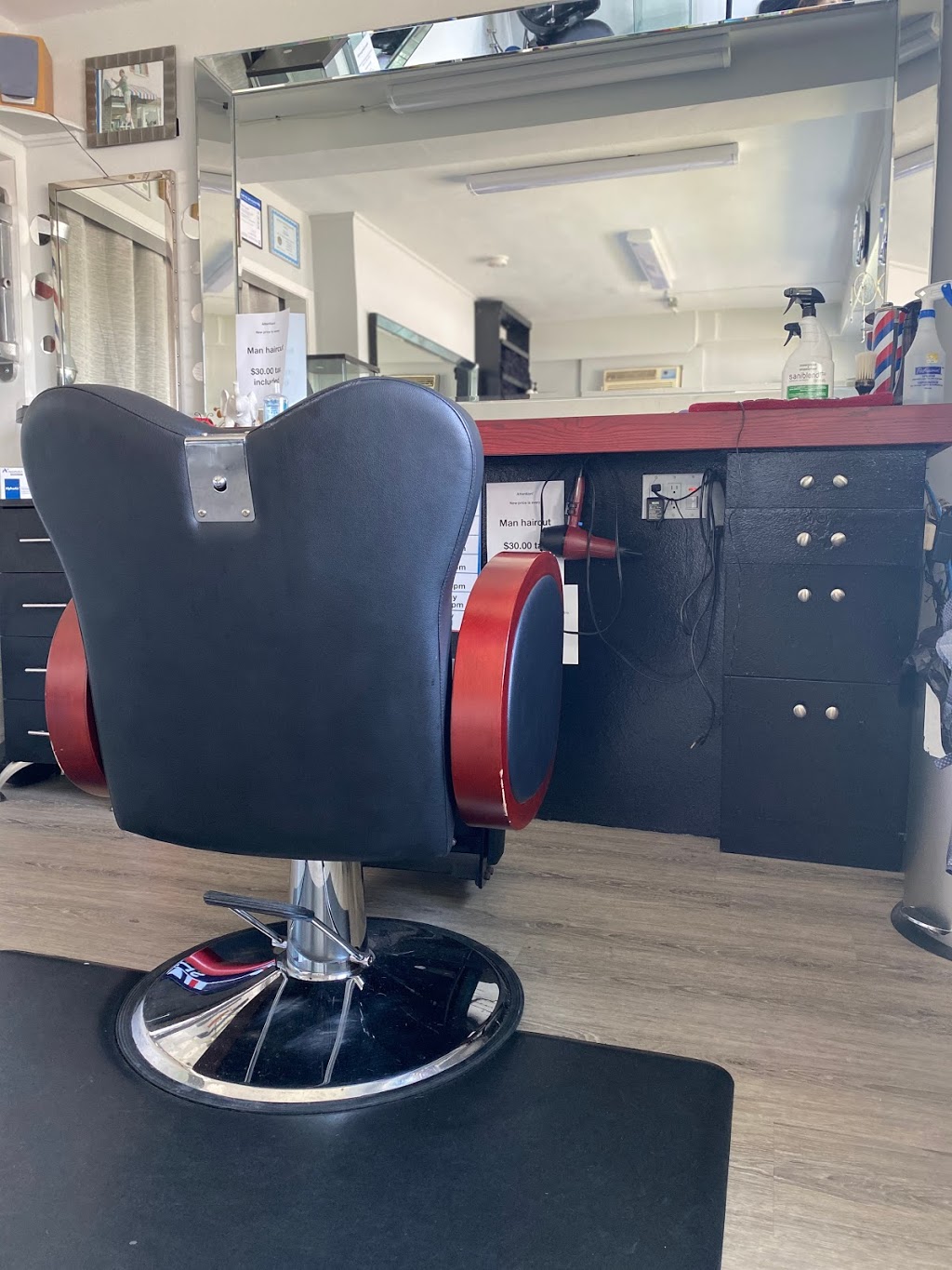 The King City Barber | 2239 King Rd, King City, ON L7B 1G2, Canada | Phone: (416) 989-5324