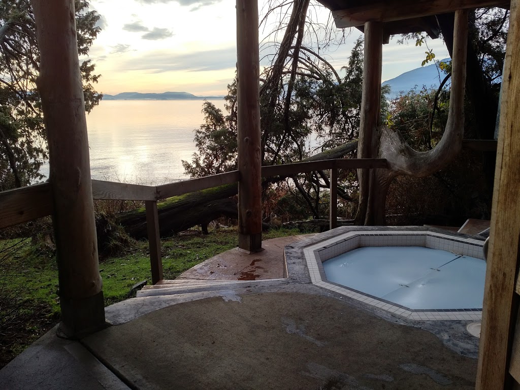 Yellow Point Lodge | 3700 Yellow Point Rd, Ladysmith, BC V9G 1E8, Canada | Phone: (250) 245-7422
