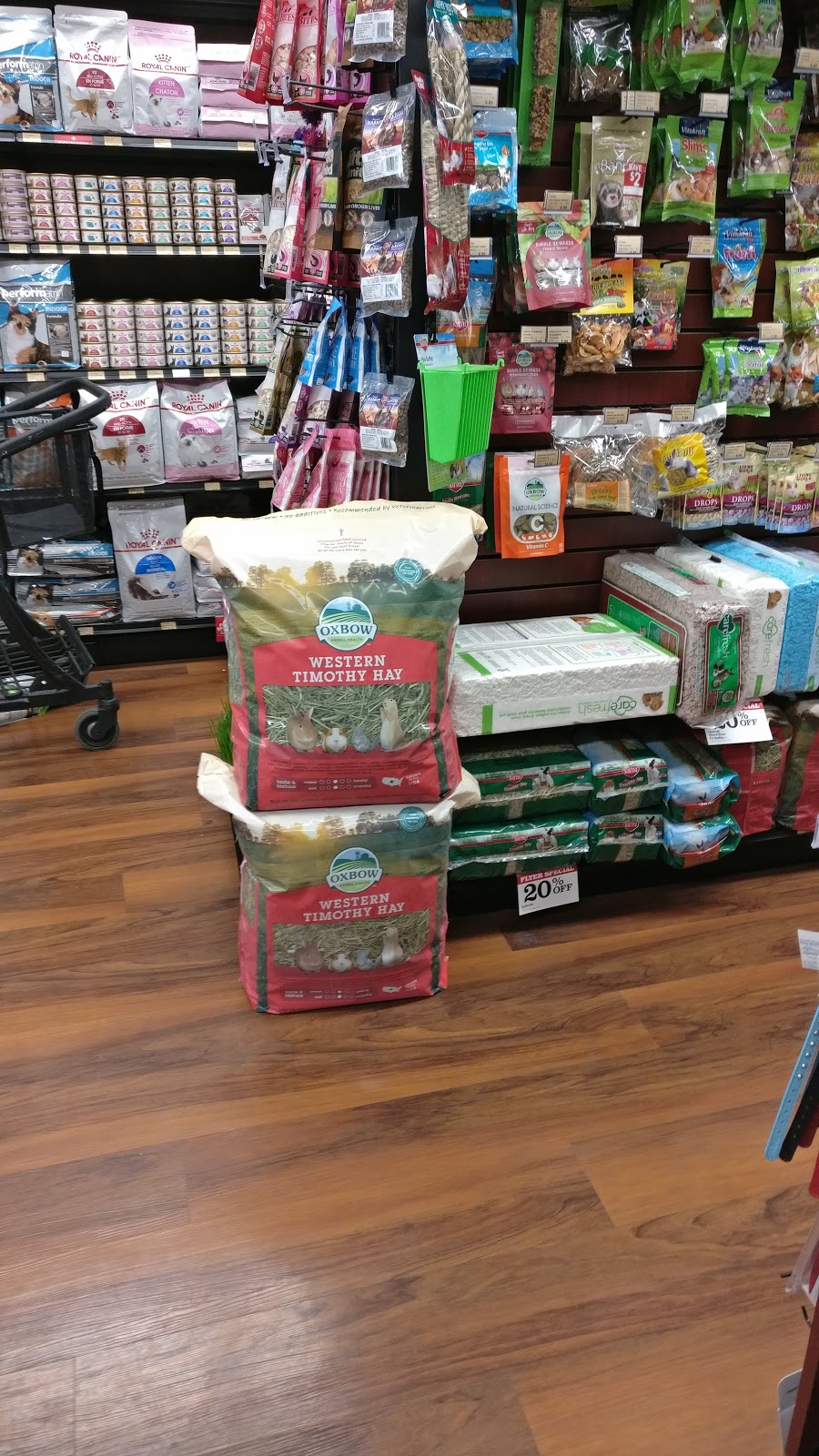 Pet Valu | 11 Lower Simcoe St, Toronto, ON M5J 3A1, Canada | Phone: (647) 350-6738