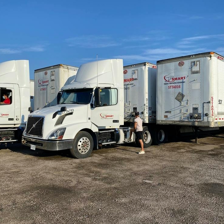 Smart Truck Training Academy Ltd | 13838 Woodbine Ave, Whitchurch-Stouffville, ON L4A 2G3, Canada | Phone: (647) 456-4040