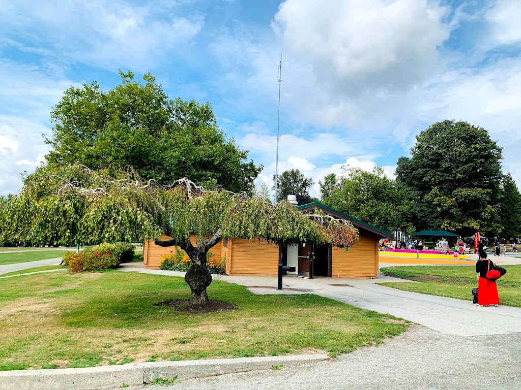 Confederation Park Soccer Field | 204 Alpha Ave, Burnaby, BC V5C 5J9, Canada | Phone: (604) 294-7459