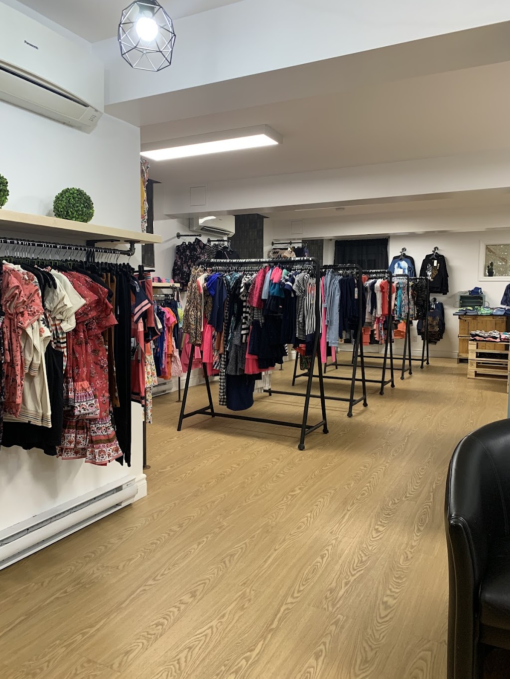 Boutique Mini Cactus | 2066 QC-112, Saint-Césaire, QC J0L 1T0, Canada | Phone: (450) 947-0774
