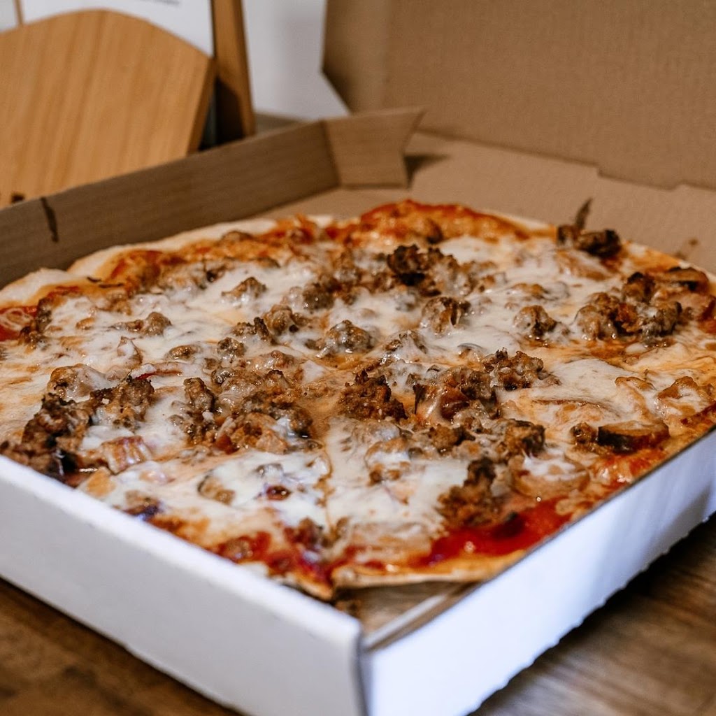 GoDoog Kitchen | 2958 Henderson Hwy, East Saint Paul, MB R2E 0C6, Canada | Phone: (204) 615-6780