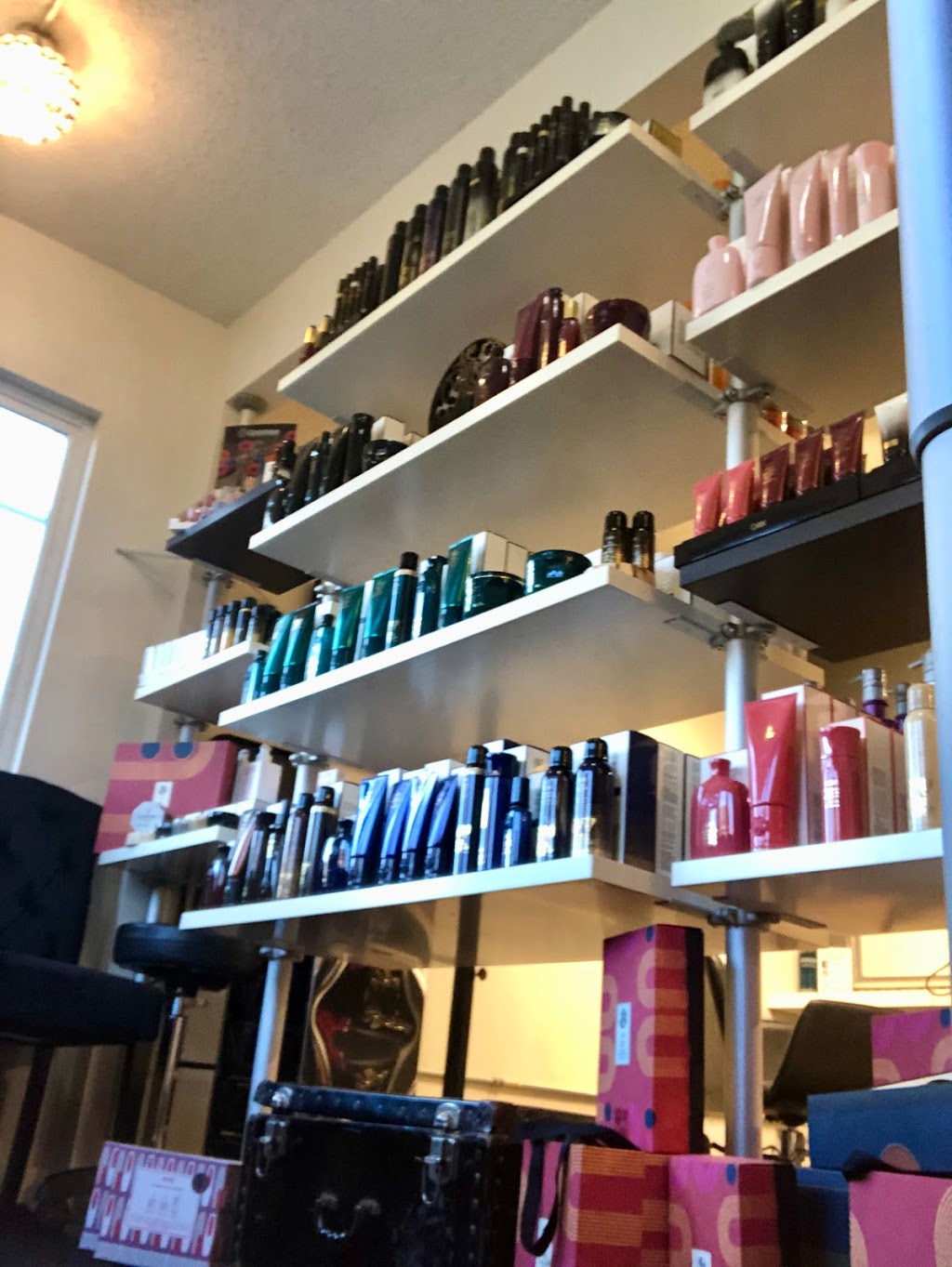 2 Sharp Chicks Salon & Co | 1913 34 Ave SW, Calgary, AB T2T 2C2, Canada | Phone: (403) 719-0233