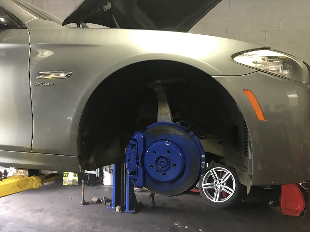 Ozgur Auto services and car sales | 12 Lepage Ct, North York, ON M3J 1Z9, Canada | Phone: (416) 731-3516