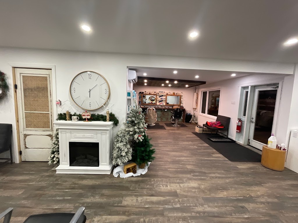 Le Blanco - Salon Fines Lames & Barbershop | 524 Rue Labelle, Mont-Tremblant, QC J8E 3H2, Canada | Phone: (819) 425-7277