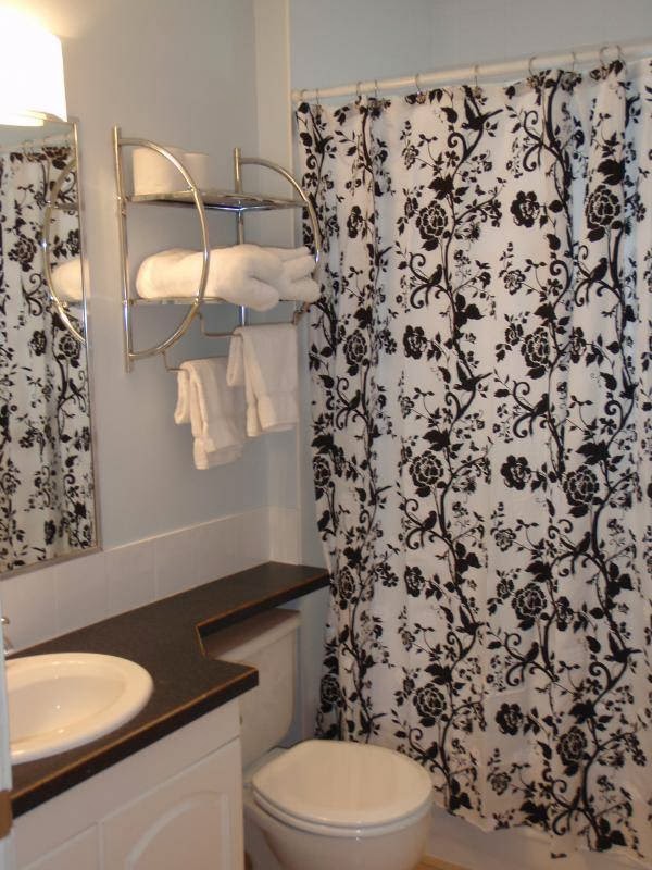 The Lakebend Inn Peachland | 6251 Renfrew Rd, Peachland, BC V0H 1X7, Canada | Phone: (250) 767-2333