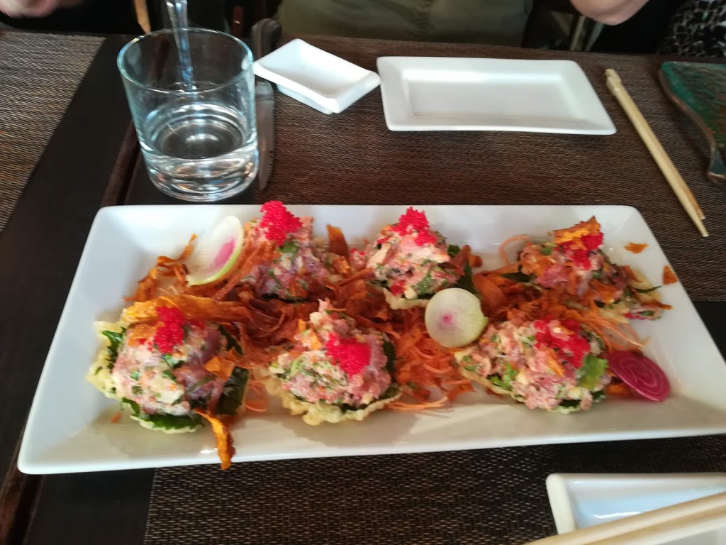 Kazumi Sushi Lounge | 6394 Rue Sherbrooke E, Montréal, QC H1N 3P6, Canada | Phone: (438) 380-9898
