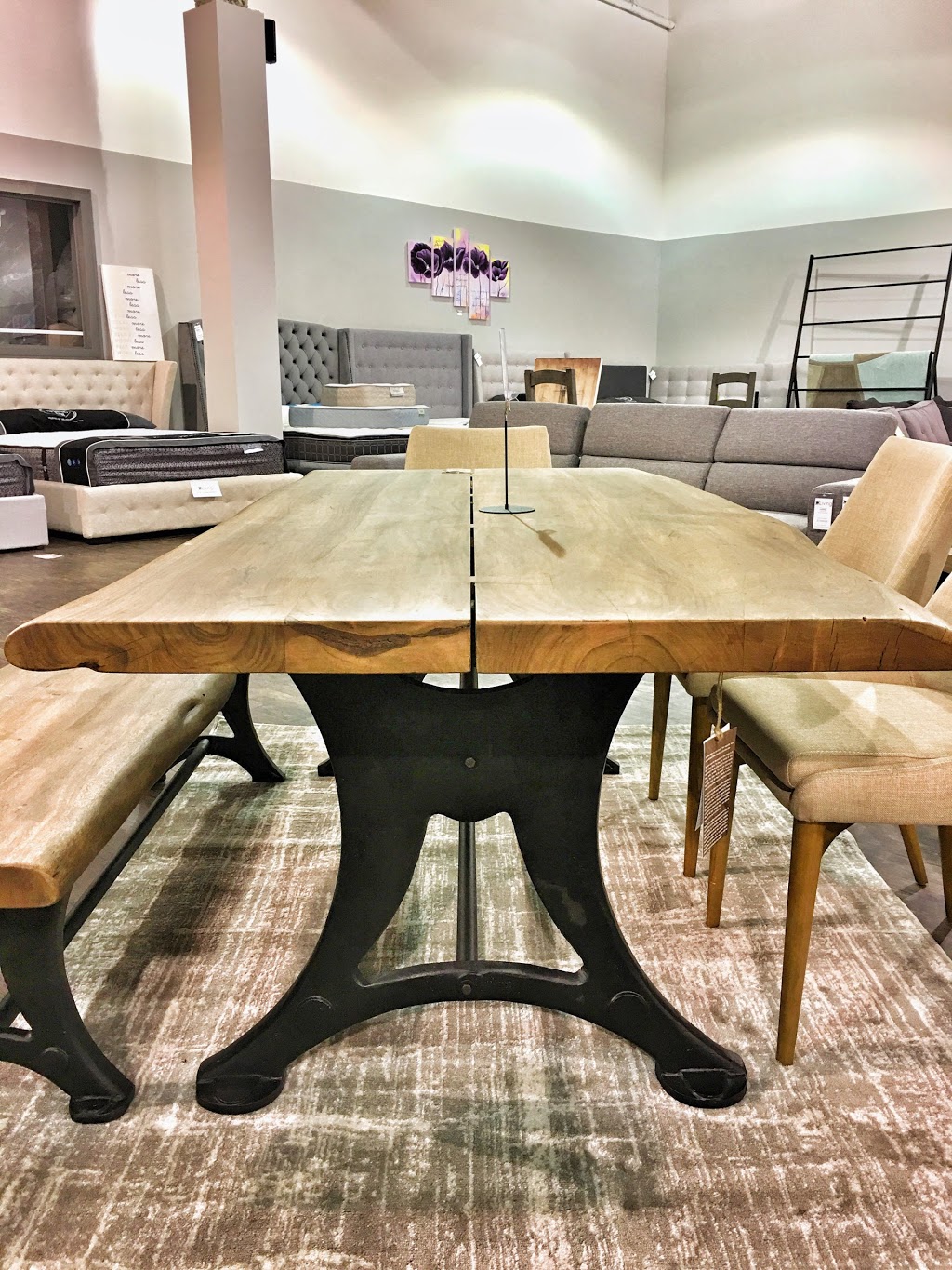 Q Living Furniture | 3122 Mount Lehman Rd B140, Abbotsford, BC V2T 0C5, Canada | Phone: (778) 771-5130