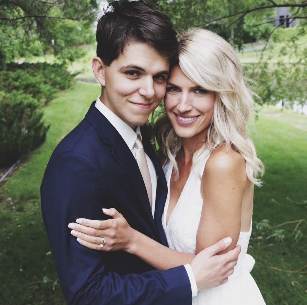 Transcona Country Club Wedding Receptions | 2070 Dugald Rd, Winnipeg, MB R2C 3G7, Canada | Phone: (204) 222-1640