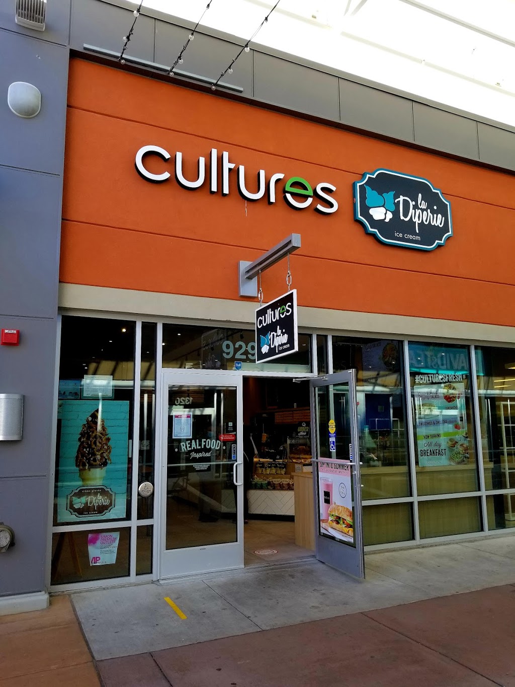 La Diperie | 13850 Steeles Avenue West, Halton Hills, ON L7G 0J1, Canada | Phone: (905) 693-0066