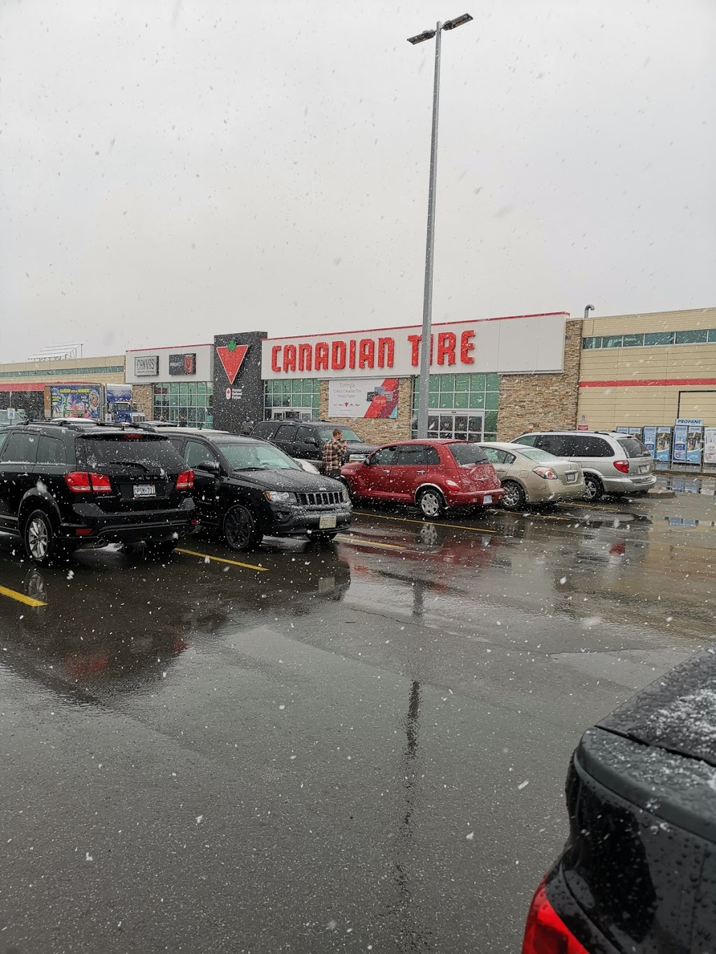 Canadian Tire | 158 Primeway Dr, Welland, ON L3B 0A1, Canada | Phone: (905) 732-7501