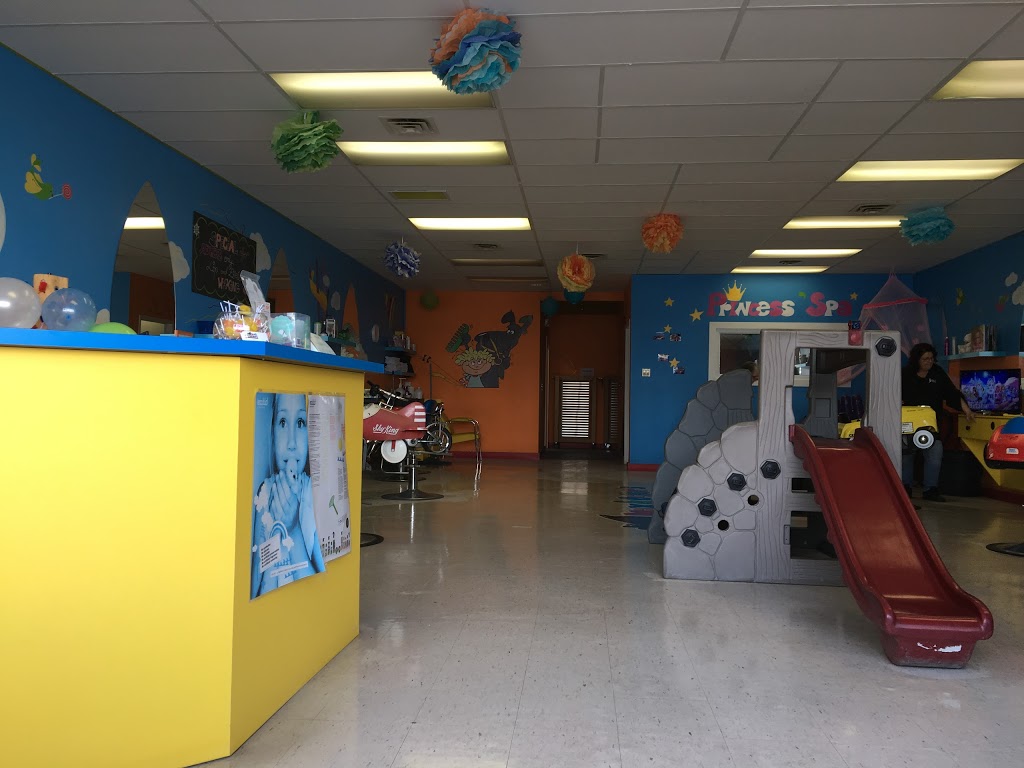 Max & Oskars Childrens Hair Studio | 317 Adelaide St S, London, ON N5Z 3L2, Canada | Phone: (519) 936-1890
