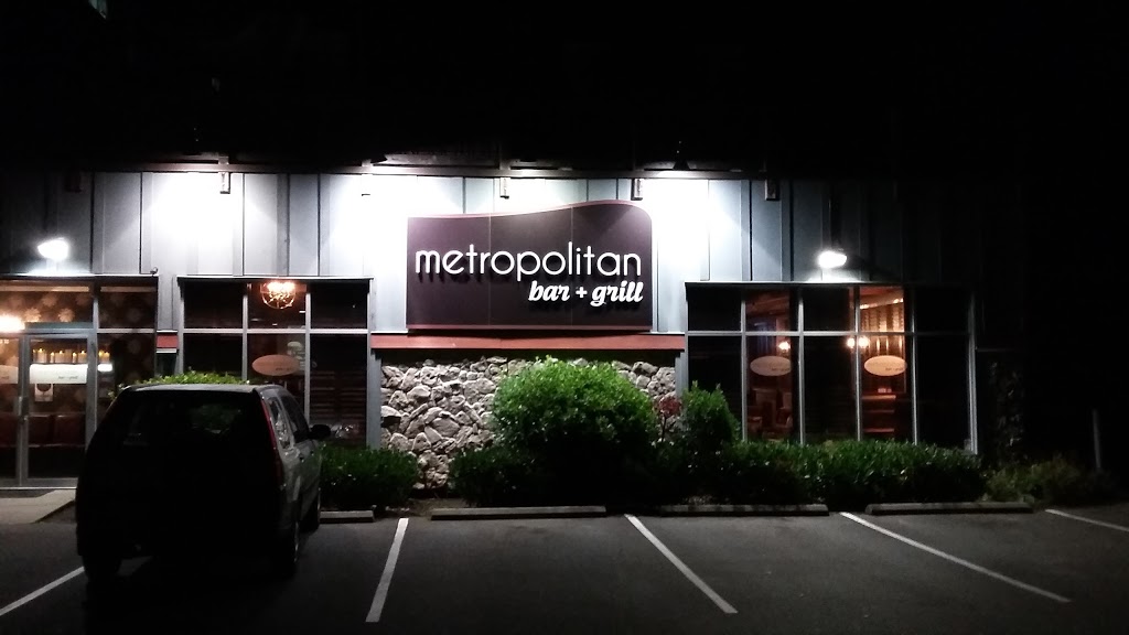 Metropolitan Bar & Grill | 829 McCallum Rd, Victoria, BC V9B 6W5, Canada | Phone: (250) 474-6063