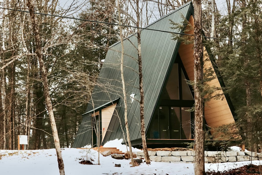 Les Refuges des Collines | 101 Chem. H Zurenski, Val-des-Monts, QC J8N 5J2, Canada | Phone: (819) 665-0098