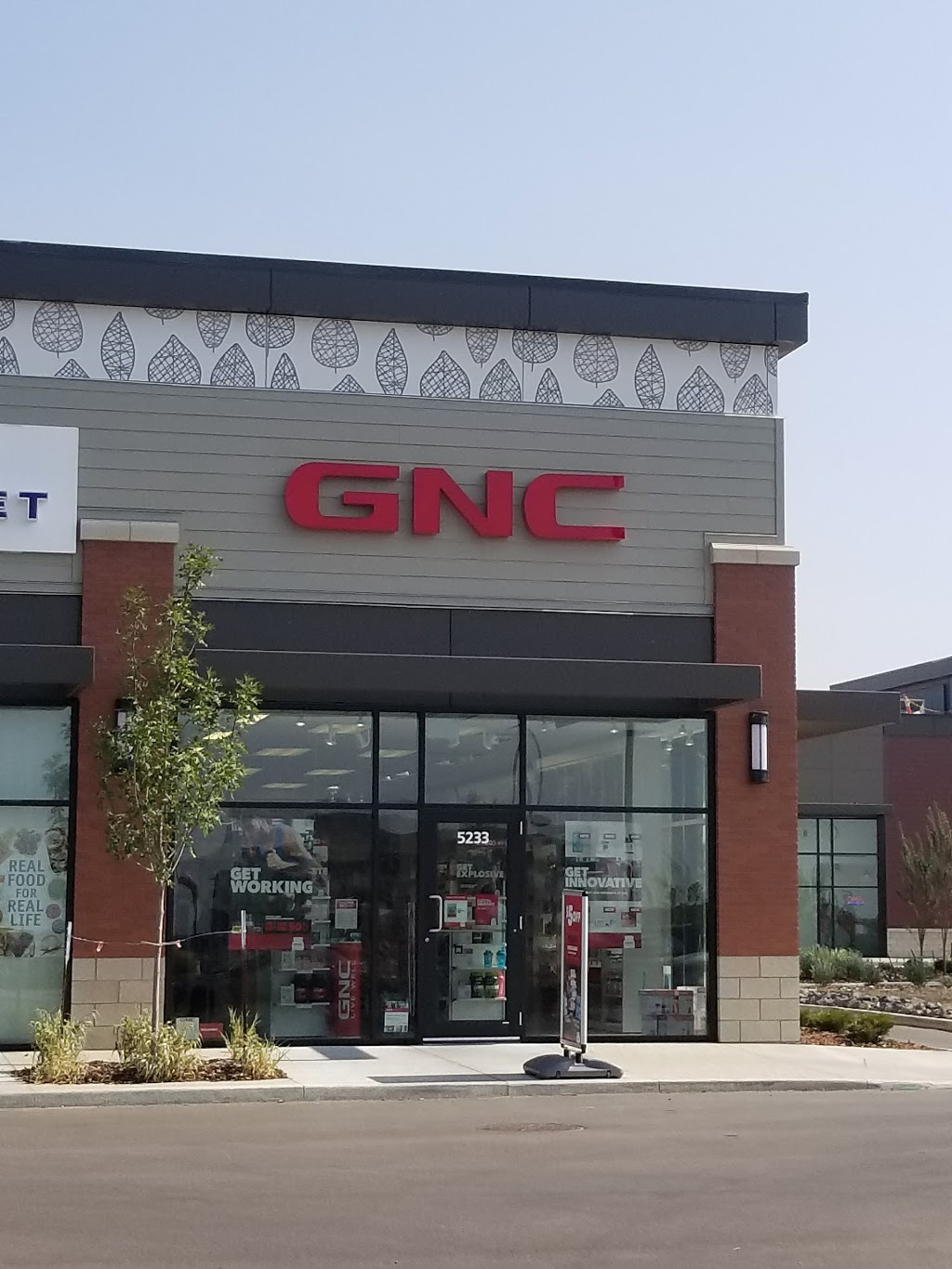 GNC | HARVEST POINTE SC 5233 - 50 St, Ellerslie Rd SW, Edmonton, AB T6X 1A4, Canada | Phone: (780) 461-1241