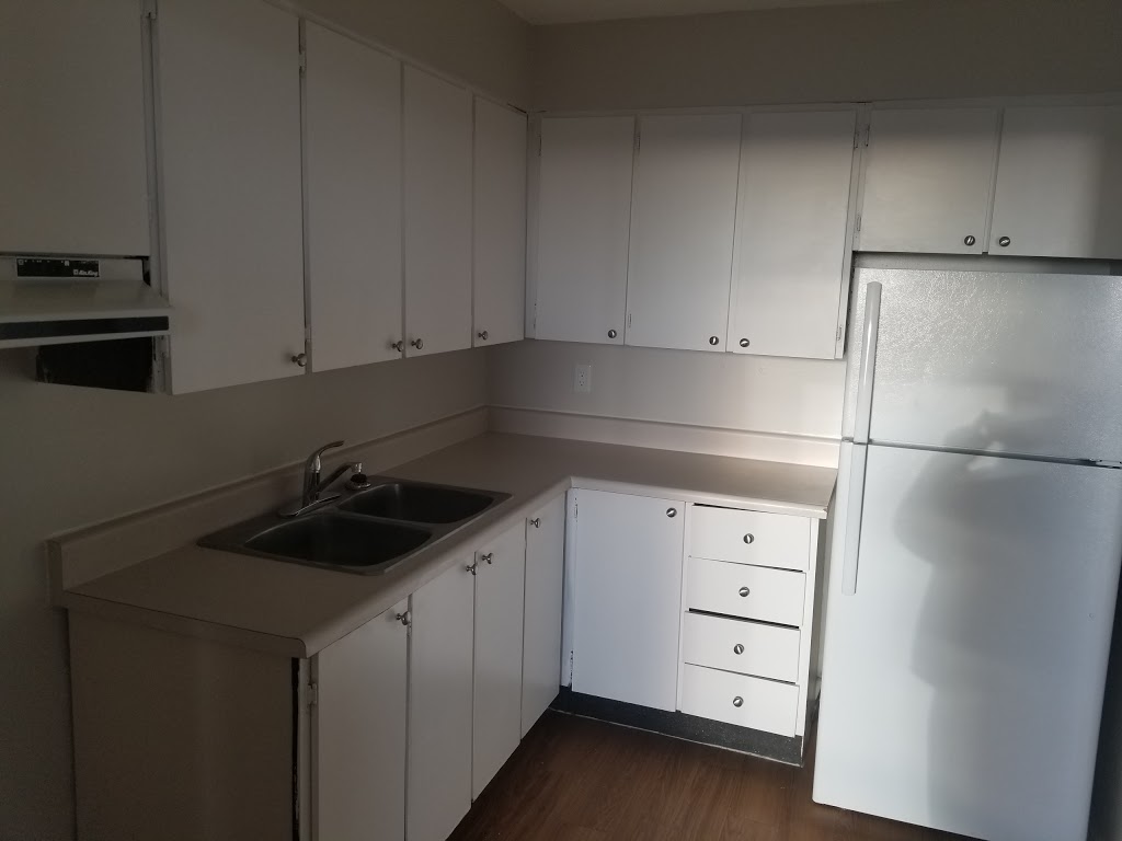 Edgehill Apartments | 108 Edgehill Dr, Barrie, ON L4N 5A3, Canada | Phone: (705) 737-3820
