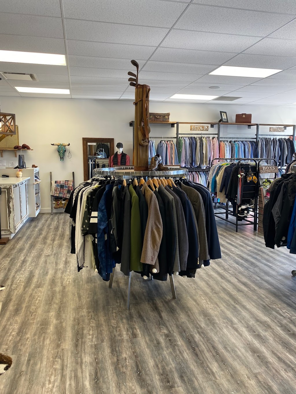 Man of Distinction | 49 Elizabeth St, Okotoks, AB T1S 1J9, Canada | Phone: (403) 995-0616