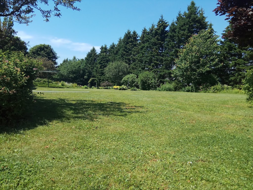 Seaview Crestwood House B&B | 21 Crestwood Ave, Stratford, PE C1B 1M1, Canada | Phone: (902) 388-6668