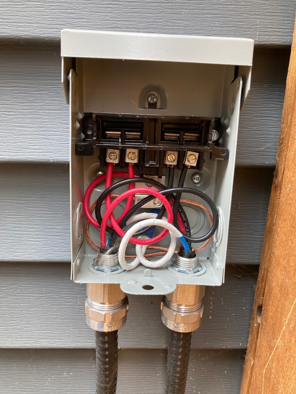 WCS Electrical | 7562 Cariboo Rd, Burnaby, BC V3N 4A9, Canada | Phone: (604) 518-8804