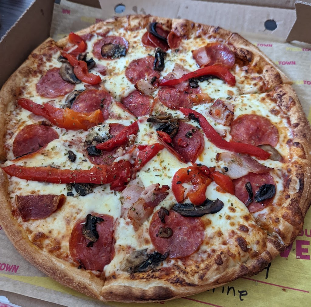 Pizzatown | 325 Washmill Lake Dr, Halifax, NS B3S 0C4, Canada | Phone: (902) 450-0000