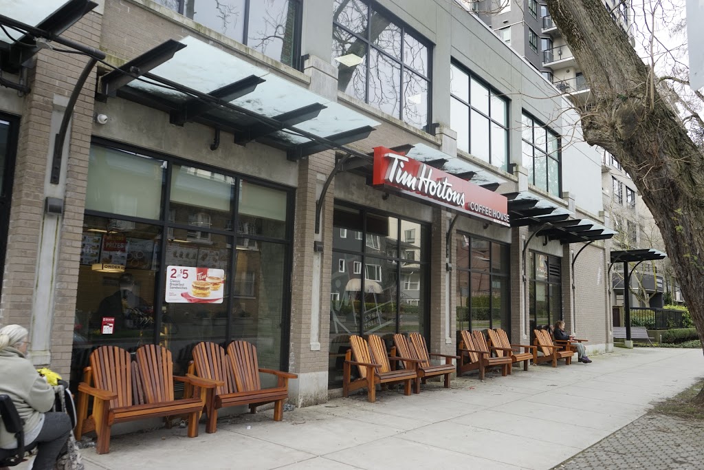 Tim Hortons | 1001 Denman St, Vancouver, BC V6G 2M4, Canada | Phone: (604) 559-8467