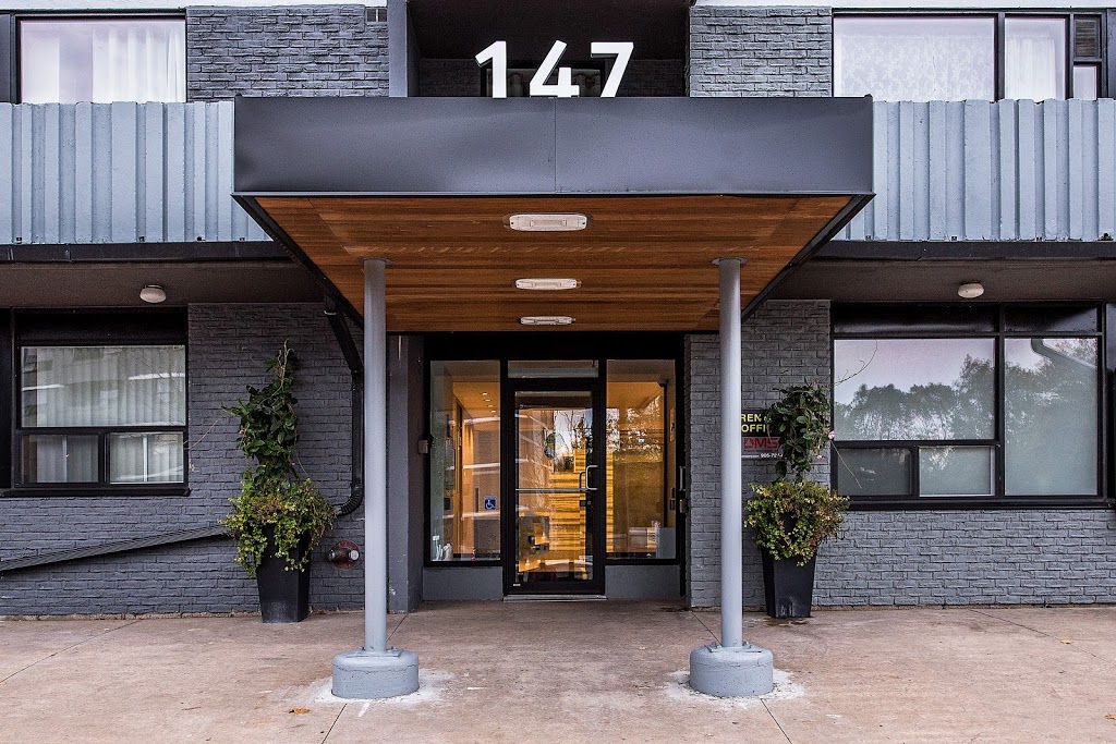 Wellington Towers | 145 Wellington St W, Aurora, ON L4G 3M1, Canada | Phone: (289) 802-3121