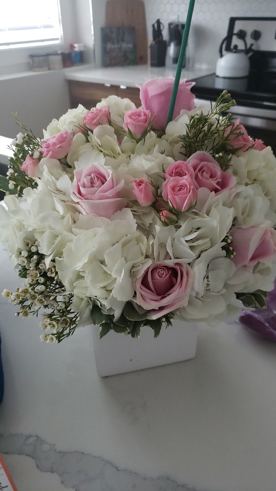 Incredible Florist Group | 5725 Burbank Rd SE, Calgary, AB T2H 1Z5, Canada | Phone: (403) 276-1184