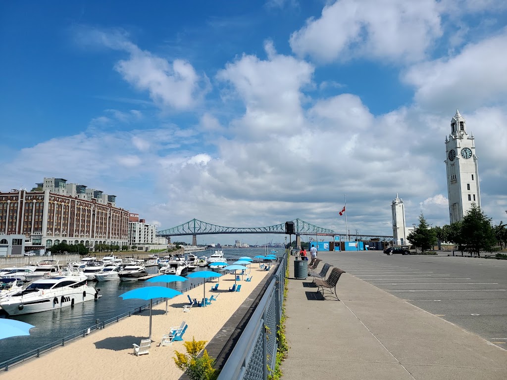 Plage de lHorloge | 1 Rue Quai de lHorloge, Montréal, QC H2Y 2E2, Canada | Phone: (514) 496-7678