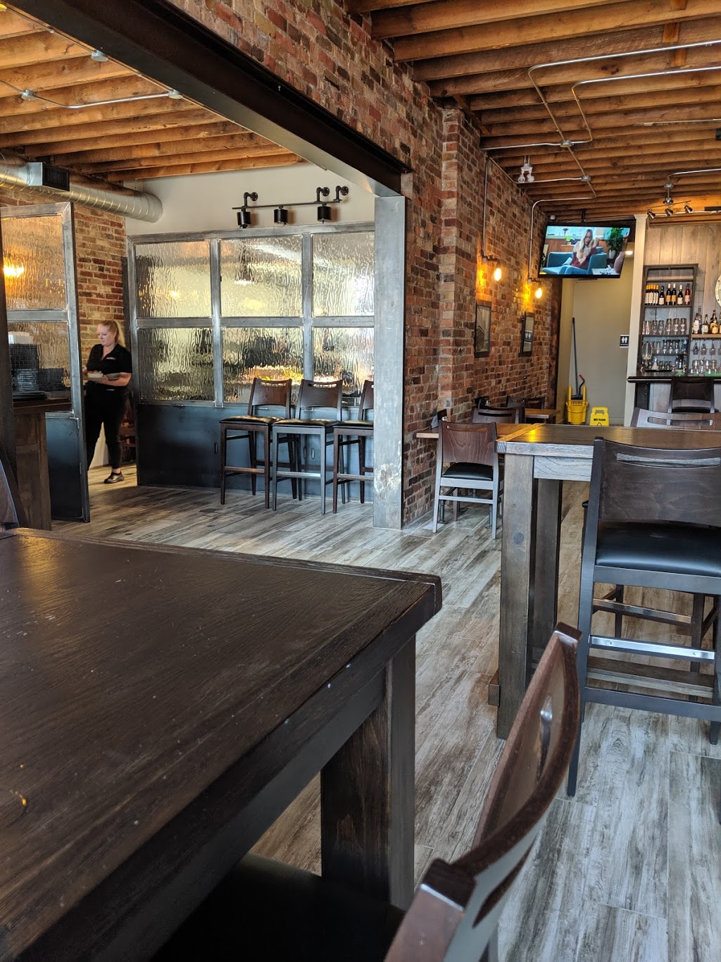 IRONWORKS kitchen | 529 Dundas St, Woodstock, ON N4S 1C3, Canada | Phone: (519) 290-0926